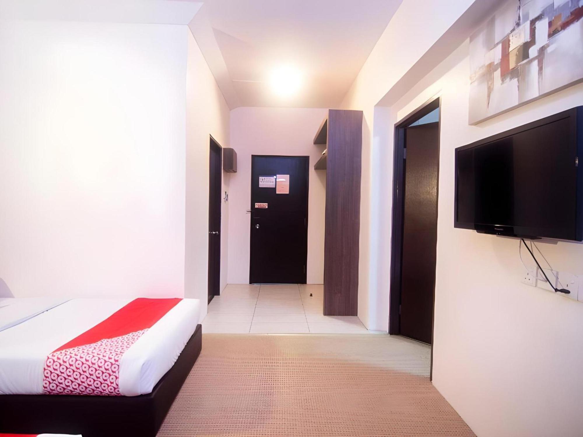 Super Oyo 979 Hua Kuok Inn Kuching Zewnętrze zdjęcie