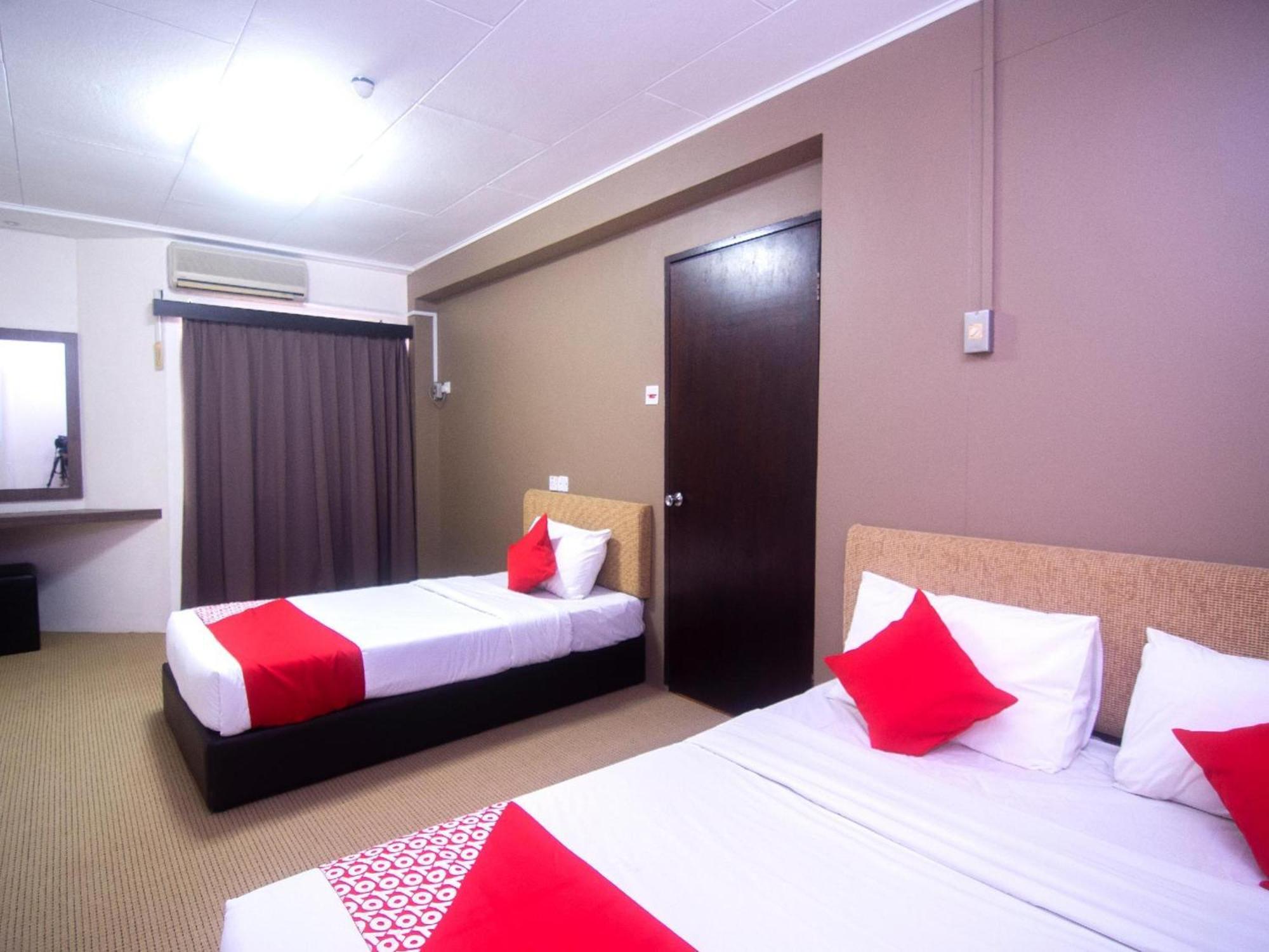 Super Oyo 979 Hua Kuok Inn Kuching Zewnętrze zdjęcie