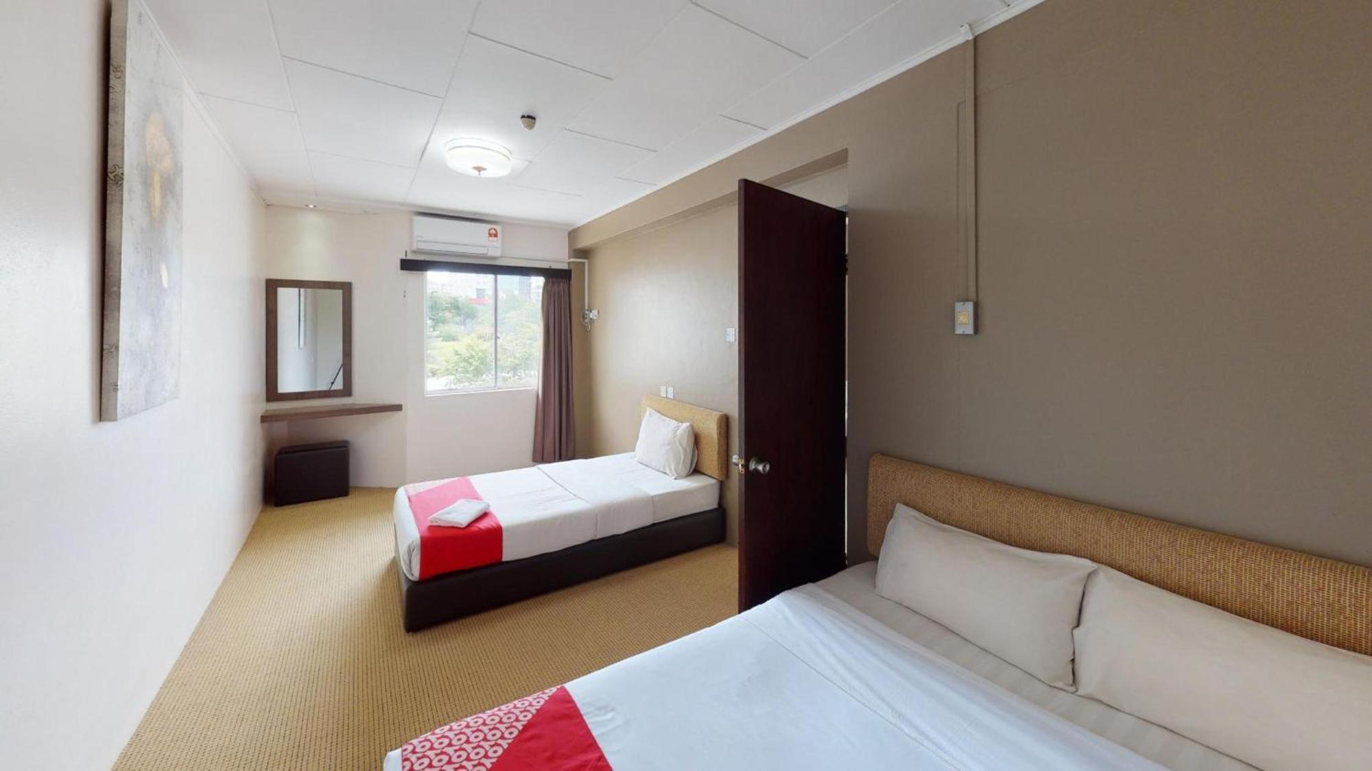 Super Oyo 979 Hua Kuok Inn Kuching Zewnętrze zdjęcie