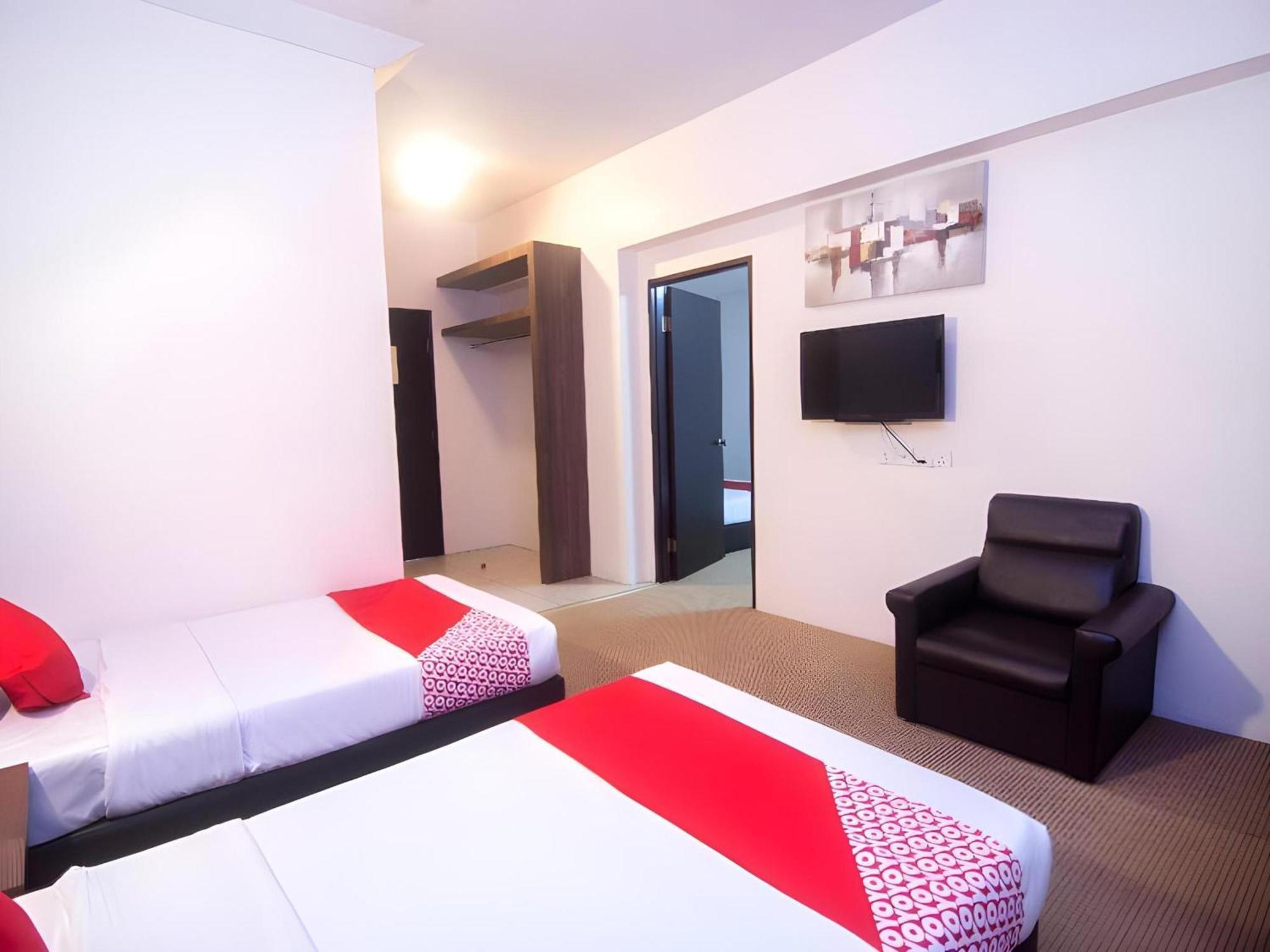 Super Oyo 979 Hua Kuok Inn Kuching Zewnętrze zdjęcie