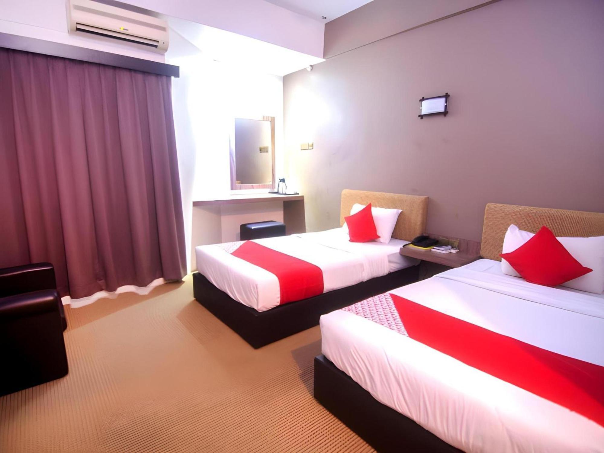 Super Oyo 979 Hua Kuok Inn Kuching Zewnętrze zdjęcie