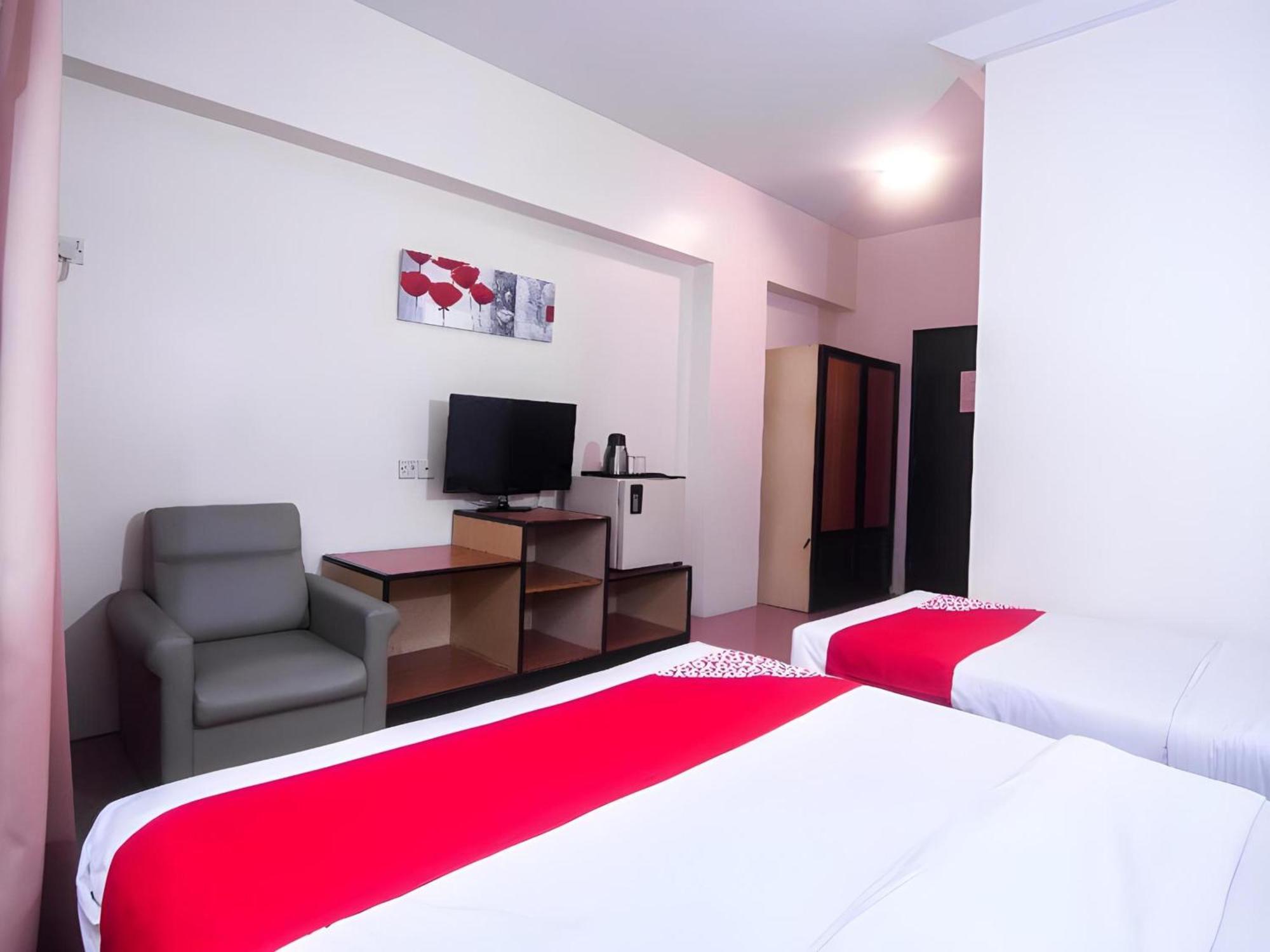 Super Oyo 979 Hua Kuok Inn Kuching Zewnętrze zdjęcie