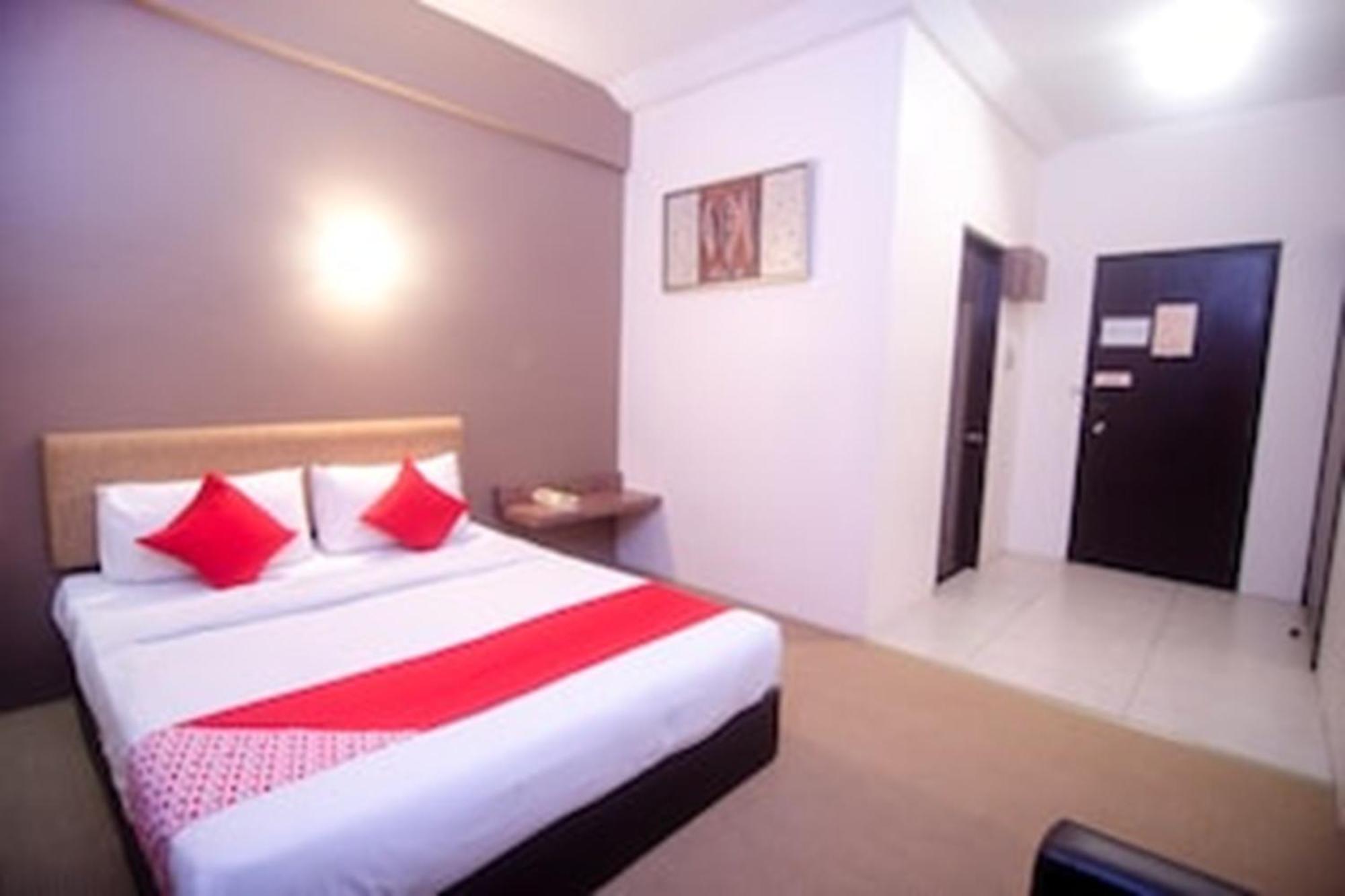 Super Oyo 979 Hua Kuok Inn Kuching Zewnętrze zdjęcie