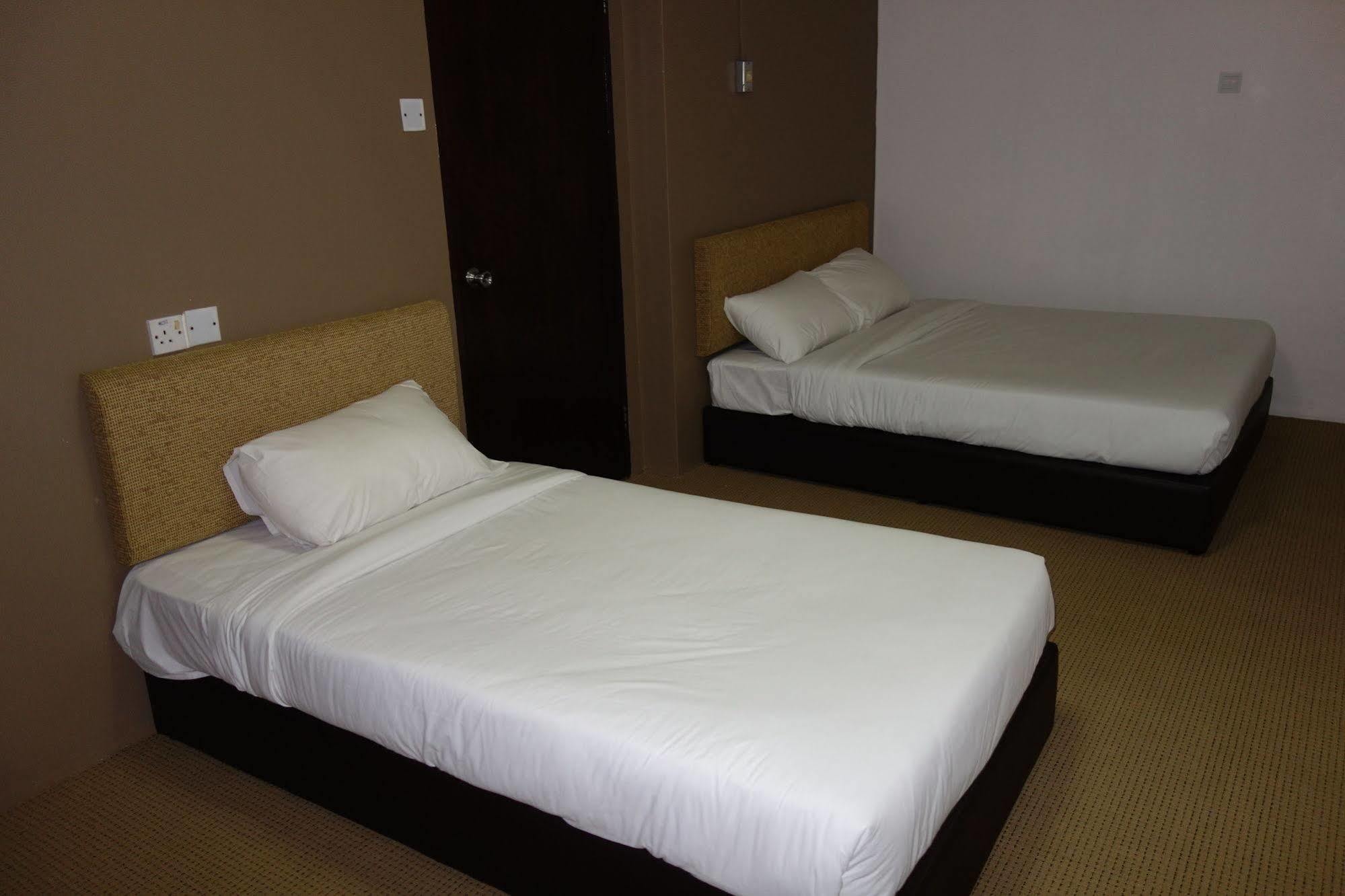 Super Oyo 979 Hua Kuok Inn Kuching Zewnętrze zdjęcie