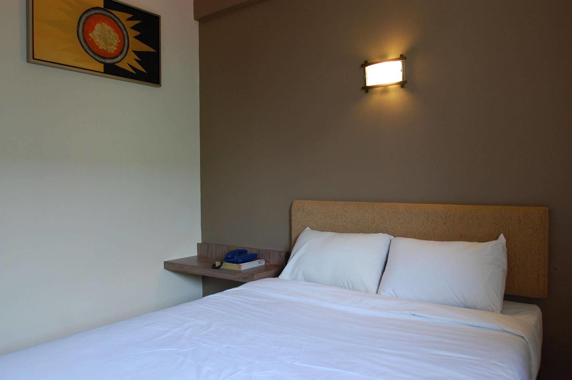 Super Oyo 979 Hua Kuok Inn Kuching Zewnętrze zdjęcie